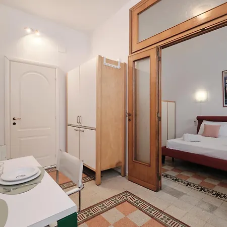 Termini Station 10 Minutes - Free Wi-fi & Netflix Apartment Rom